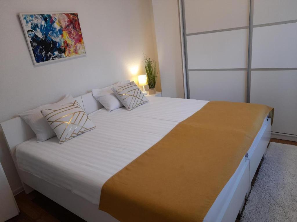 Apartmani Jasmina 2 Bihać Δωμάτιο φωτογραφία
